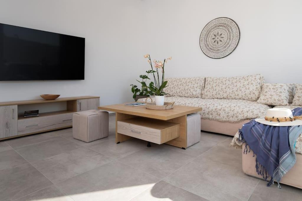 Naxian Sun Apartment Naxos City Esterno foto